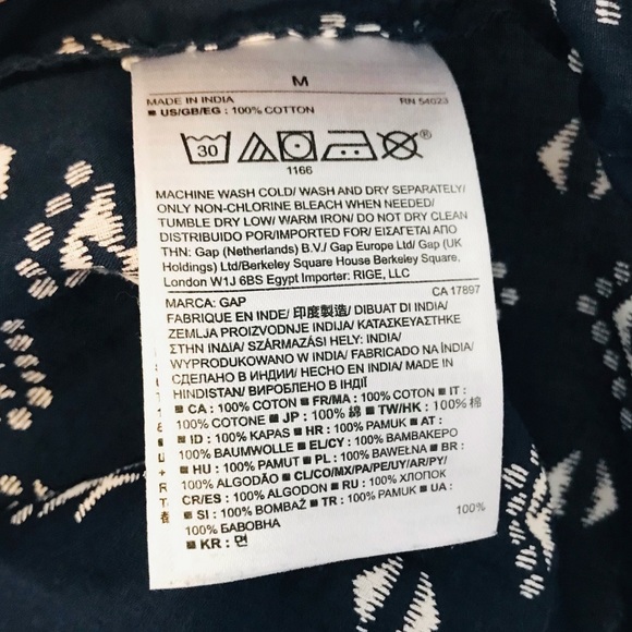 GAP Short Sleeve Top - Picture 5 of 5